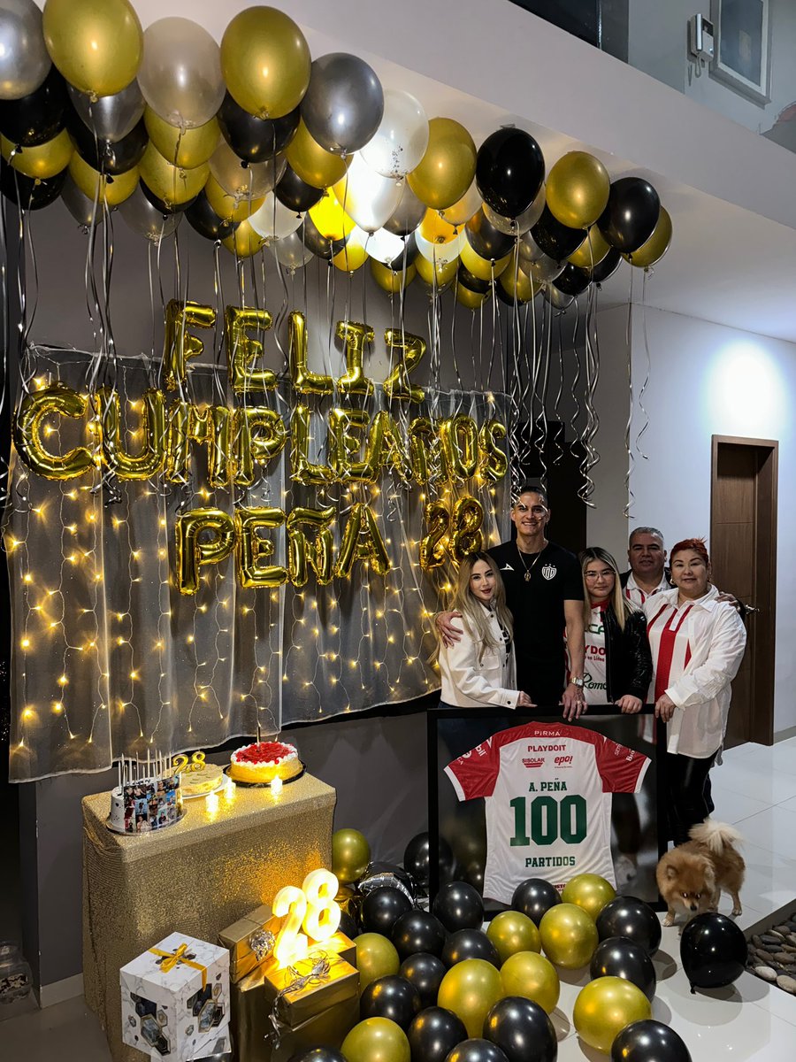 Fin de semana perfecto, CUMPLEAÑOS 28🎁 Partido 100 con mis rayos ⚡️❤️ 3 puntos en casa arrancando el torneo de la mejor manera gracias a Dios🙏🏻 Familia en casa😍
Gracias a todos por sus felicitaciones, mensajes y buenos deseos, bendiciones 🙌🏻