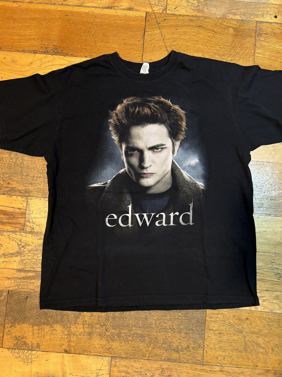 itcanonlyget's tweet image. #teamedward