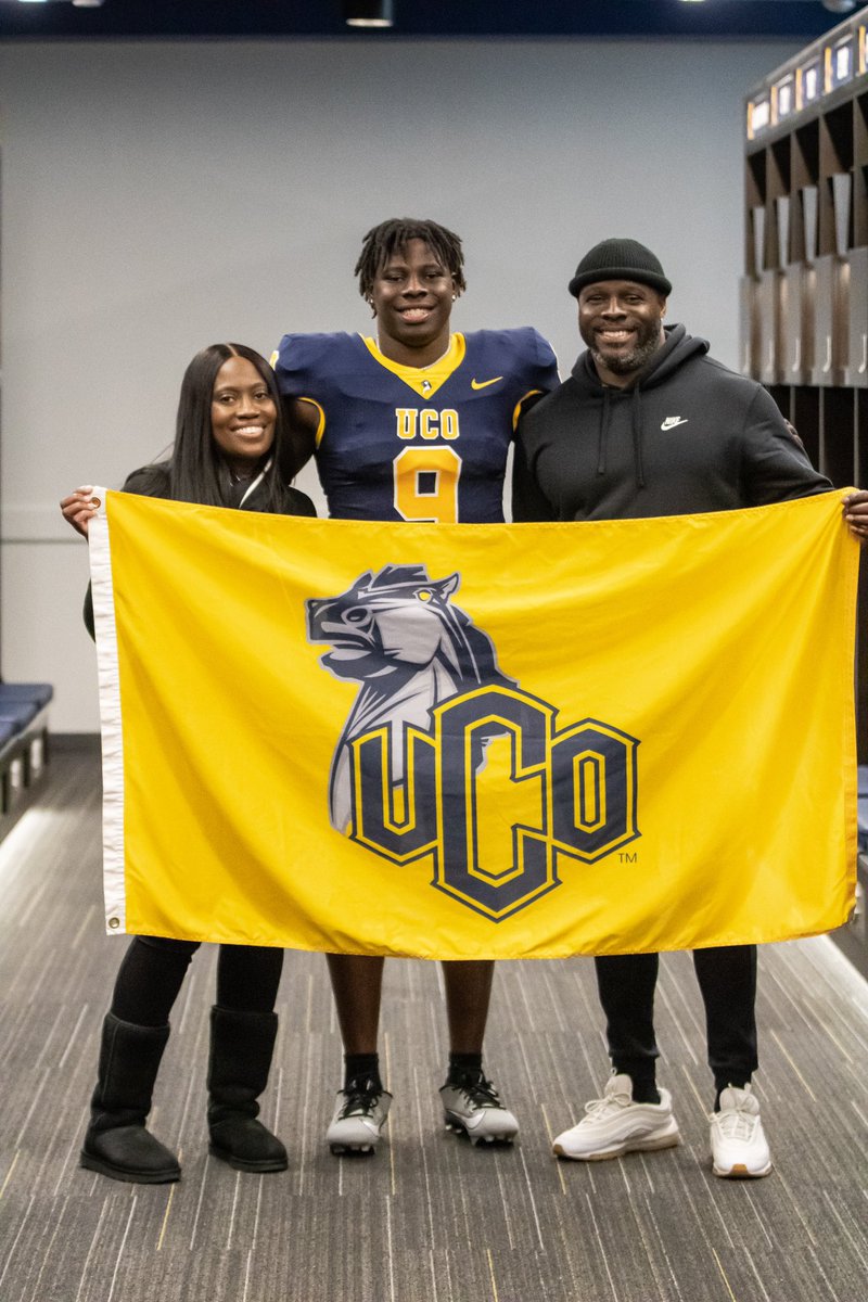 After a Great visit I am blessed to announce that I have committed to The University of Central Oklahoma‼️Thankful for all my Coaches and Teammates for helping me get to this point and Most of all Thank God!! #RollChos @8_parr @daheelineofdaOL @COACH__MIKEG @AnnaCoyotesFB