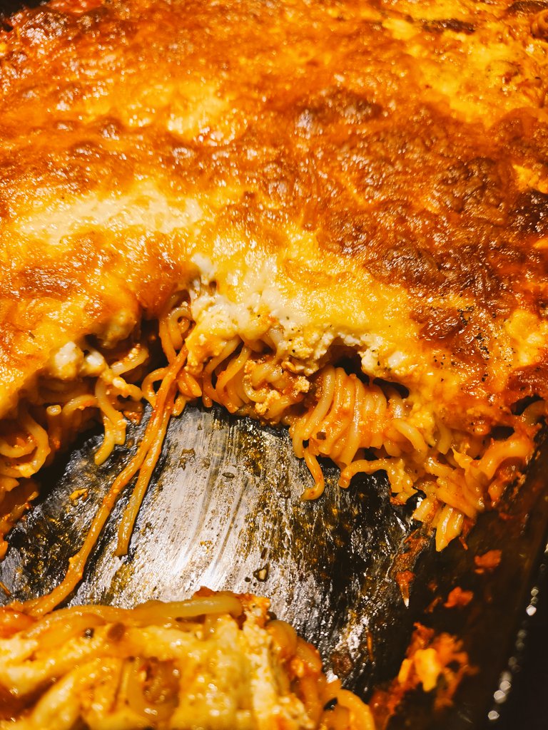 Airfemale14's tweet photo. 💥 Made The "Ramen Noodle Lasagna" , The Internet Is Going Crazy About! 😋
Not Bad , Super Easy!
#TuesdayKitchen 🔥 https://t.co/KHfsWISinc