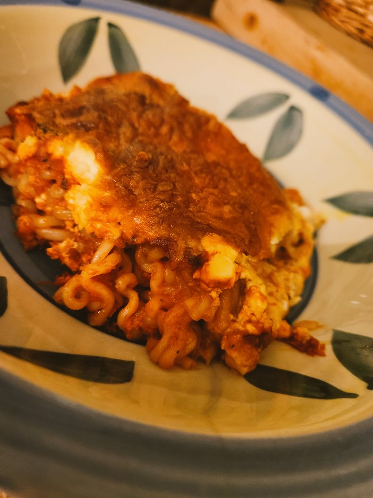 Airfemale14's tweet photo. 💥 Made The "Ramen Noodle Lasagna" , The Internet Is Going Crazy About! 😋
Not Bad , Super Easy!
#TuesdayKitchen 🔥 https://t.co/KHfsWISinc