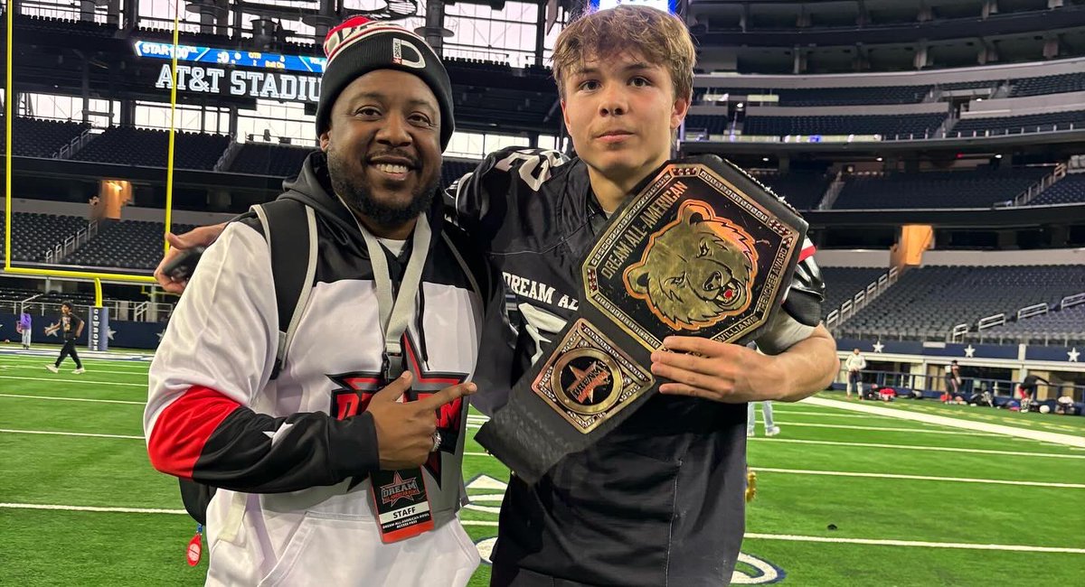 DAmeperosa's tweet photo. Dream all American-bowl⭐️ https://t.co/P7D4ISP6ng