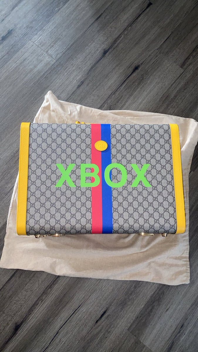 HORHEAD_Sales's tweet photo. Gucci Xbox X available

Limited to 100 made

$99 to random RT when sold 

$15999 obo https://t.co/TFibPyvx37