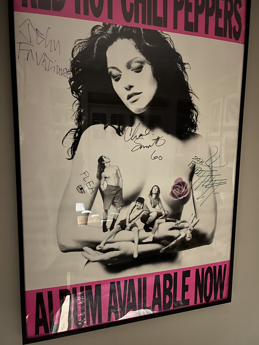 VisuallyHyper's tweet photo. @Music__Mentor My Red Hot Chili Peppers poster signed in 1989 by all 4 members. https://t.co/ukwde7CPpj
