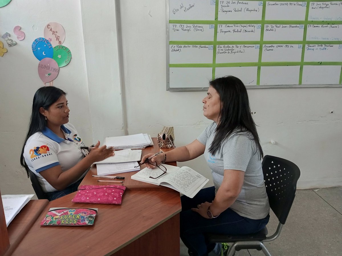 Atención de usuarios por parte de la Defensora Karina Ramírez en sede administrativa CDCE-JUNIN. Atención de casos y garantizando el debido proceso. <a href="/_LaAvanzadora/">Yelitze Santaella</a> <a href="/Berzabethg1/">Berzabethgandicaoficial</a> <a href="/CDCETachira/">CDCE Táchira</a> <a href="/codennat/">codennat</a> <a href="/cn_educ/">CNDefensorías Educativas MPPE</a> <a href="/SaludEscolar2/">Salud Escolar</a> <a href="/COMUNIDADESED15/">DIV. COMUNIDADES EDUCATIVAS TÁCHIRA</a>