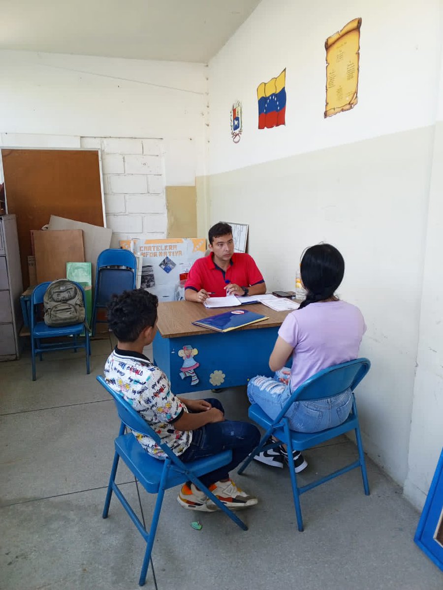 Atención de usuarios por parte del Defensor Educativo Amdony Bautista en sede administrativa CDCE-JUNIN. Garantizando los derechos de los NNA. <a href="/_LaAvanzadora/">Yelitze Santaella</a> <a href="/Berzabethg1/">Berzabethgandicaoficial</a> <a href="/CDCETachira/">CDCE Táchira</a> <a href="/codennat/">codennat</a> <a href="/cn_educ/">CNDefensorías Educativas MPPE</a> <a href="/SaludEscolar2/">Salud Escolar</a> <a href="/COMUNIDADESED15/">DIV. COMUNIDADES EDUCATIVAS TÁCHIRA</a>