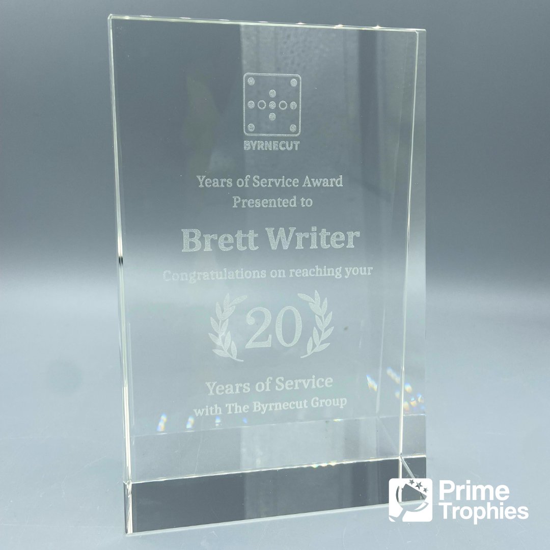 Glass is a super popular choice for corporate awards! 
Elegant, clean, shiny - give us your logo and desired text and we will engrave for you

#glassawards #glasstrophies #glassengraving #sandblasting #crystalawards #trophies #trophyengraving #corporate #corporateawards