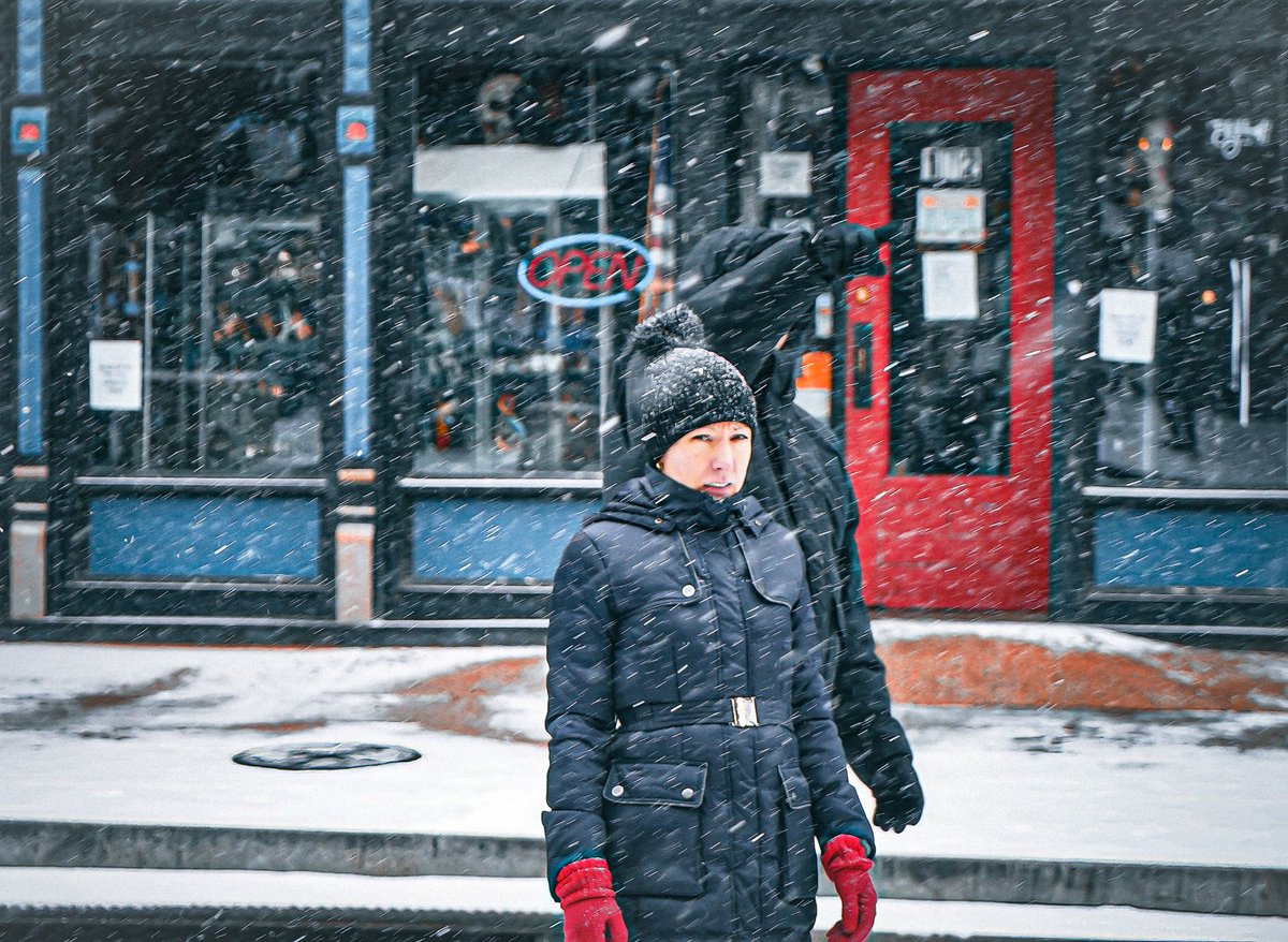 Snowing in #Memphis. #MadisonAve #BealeStreet #photography