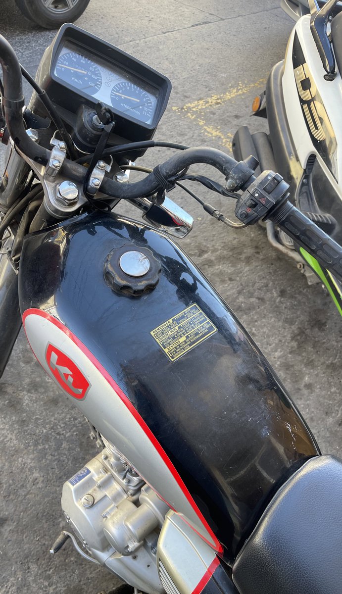 EmergPOCUS's tweet image. 🚑🧠 Traumatismo Craneoencefálico: ¿Es la falta de instrucciones en español la razón del no uso de #cascos? 🏍️💥 

•📉 Los cascos reducen el riesgo de muerte en un 42% y de traumatismo craneoencefálico en un 69%
•🤕🩹 Los traumatismos craneoencefálicos pueden ser desde leves…