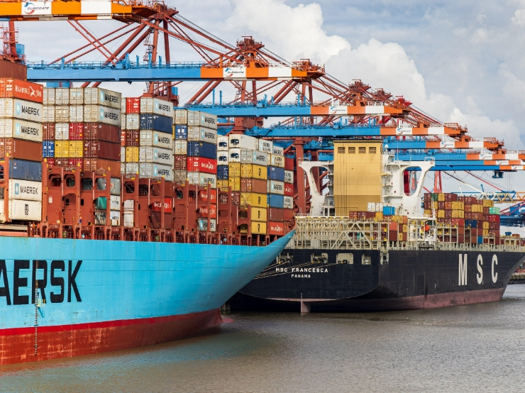Eden_yeonjun's tweet photo. According to reports, China United Lines still decided to launch shipping services across the Red Sea despite the Houthi armed forces’ constant attacks on commercial ships, including an attack on a US ship in the Gulf of Aden on the 15th and an attack on a Greek ship on the 16th. https://t.co/gxFWXEBqIm