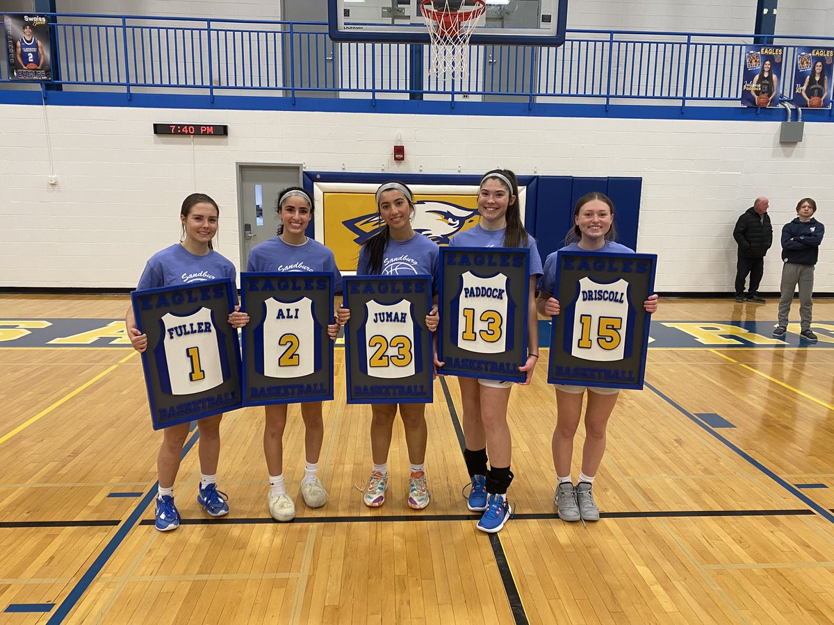 CSEaglesHoops's tweet photo. Eagles 57
Stagg 48

Eagles win on senior night! Congratulations to Diana, Juliana, Grace, Annie and Noor!

Juliana Paddock (@julianapaddock) PoG w/ 14 points &amp; 7 rebounds 

Noor Ali (@thenoorali) PoG w/ 14 &amp; big 4th qrt 3

Zoe Trunk (@ZoeTrunk19) w/ big 4th qrt 12 pts.

14-9 https://t.co/Glbbq8MXWd