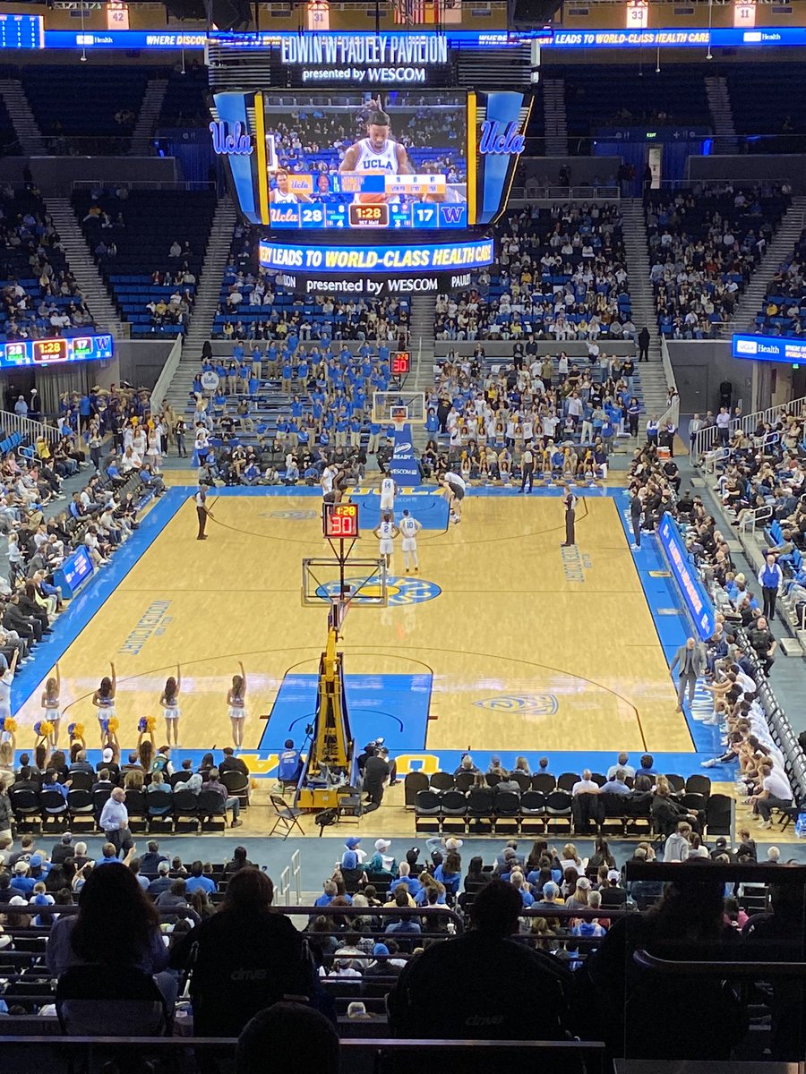 UCLA vs UW a few nights ago - Bruins got the W 🐻