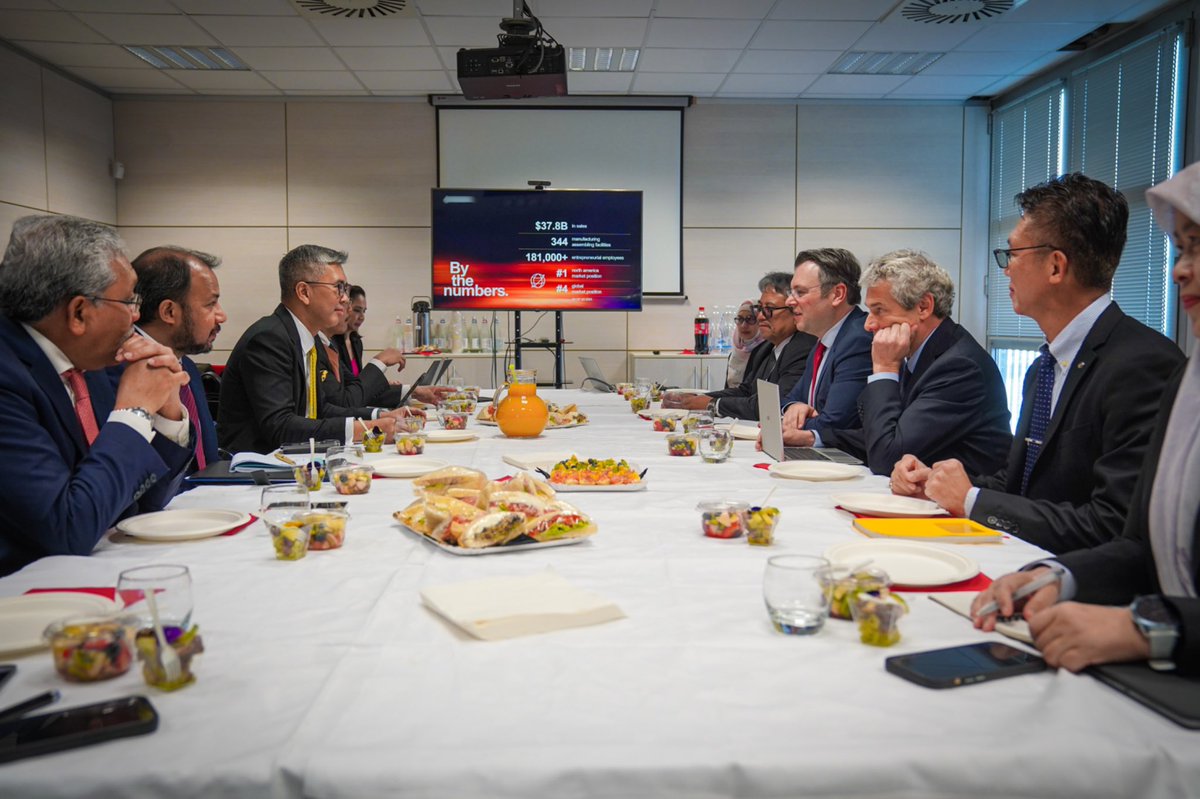 Projek kenderaan elektrik Perodua.

Selaras dengan pelantikan syarikat Perodua untuk menerajui pengeluaran EV mampu milik di bawah NIMP2030, Perodua telah bekerjasama dengan sebuah syarikat automotif antarabangsa untuk menghasilkan prototaip EV berkenaan. Pengeluaran secara