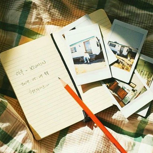 abtjaemin's tweet photo. au #nomin | teacher’s pet 📷
Na Jaemin, un estudiante de fotografía a punto de no graduarse, es obligado a buscar orientación y Lee Jeno; uno de los profesores más jóvenes se ofrece a ayudarlo, pero durante las clases extracurriculares ocurre algo que ambos no esperaban. https://t.co/uYnZpP3JB0