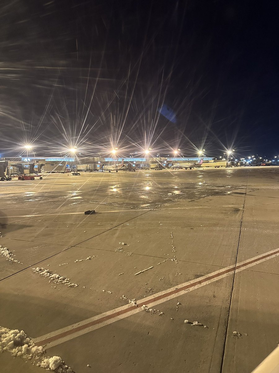 kurasjt's tweet photo. @AmericanAir my view for the last 2 hours on a tiny plane waiting for who knows what. Really bad look for you, really bad experience for us travelers. https://t.co/v1G0Z59z9n