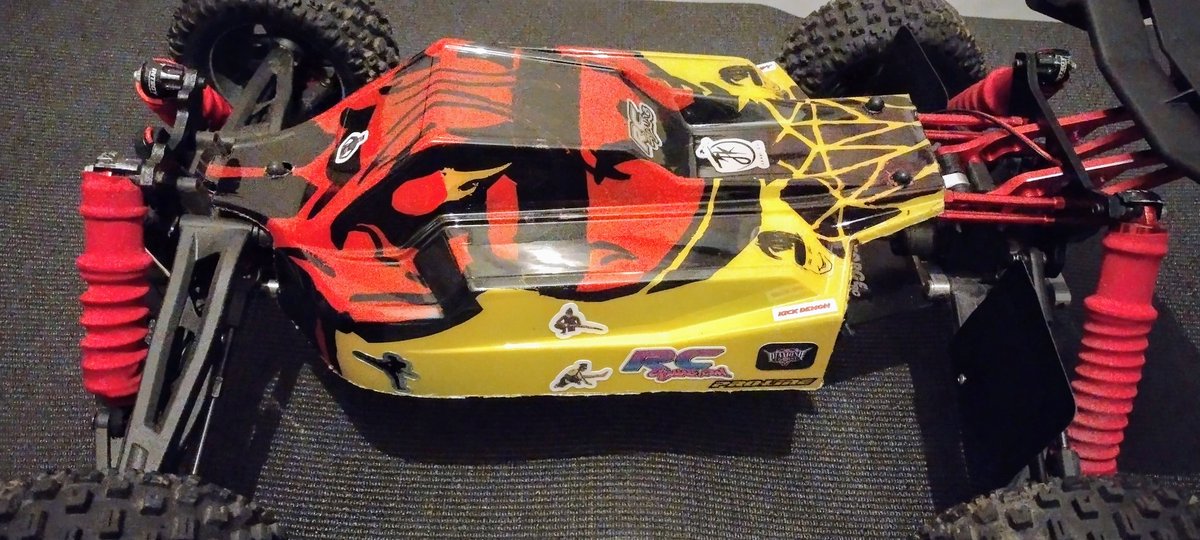 EmmanuelLeander's tweet photo. #MannysTweet88: Introducing #Arrma (@ARRMARC) #ProlineAxis TLR 6S BLX #KickDemon (@Janai_Kai) #RC. Decals customs by #RCSwag (@TheRealRCSWAG) 😎! https://t.co/F5dEUEHCxE