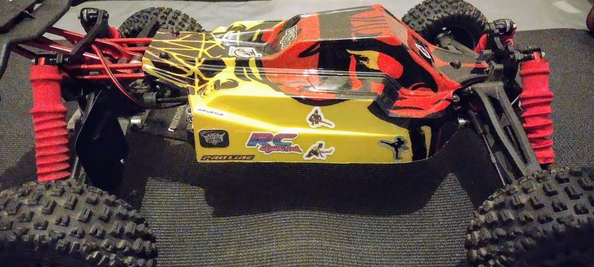 EmmanuelLeander's tweet photo. #MannysTweet88: Introducing #Arrma (@ARRMARC) #ProlineAxis TLR 6S BLX #KickDemon (@Janai_Kai) #RC. Decals customs by #RCSwag (@TheRealRCSWAG) 😎! https://t.co/F5dEUEHCxE