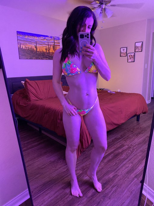 Manifesting warmer weather 👙☀️🏝️ https://t.co/z2BsQkUDMv<a href="/tag/newprofilepic"class="tags"><span>#newprofilepic</span></a>