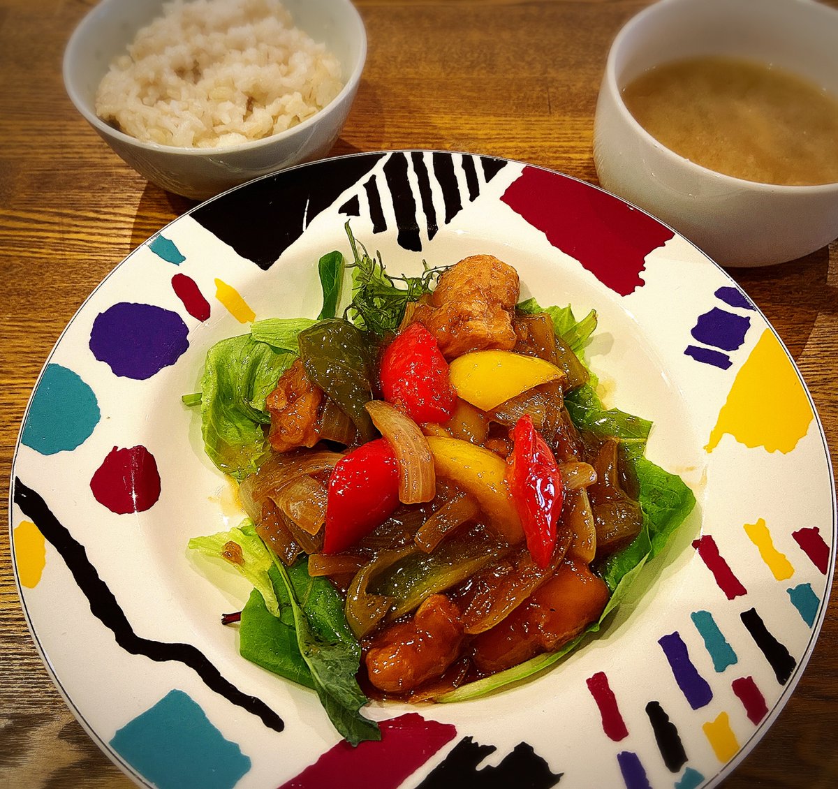 _sns_ojtsuki's tweet photo. お昼ー♪
大豆ミートの唐揚げを酢豚風に😆
#soymeat #大豆ミート https://t.co/dhrwENgrgo