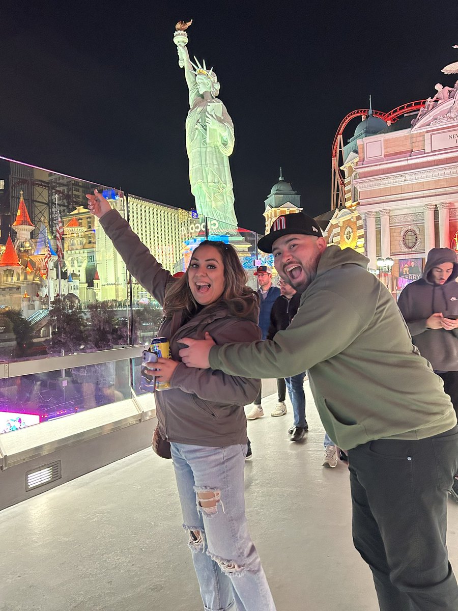 Fernieislas's tweet photo. Vegas. https://t.co/GOwJonFg97