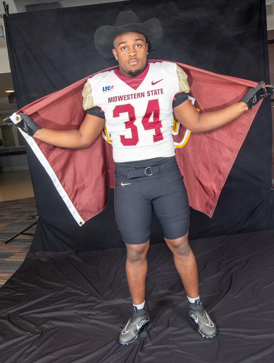 #AGTG After a great visit I’ve been blessed with an offer to play at <a href="/MSUTexasFB/">Midwestern State Football</a> from <a href="/MustangsDC/">Rich Renner</a> 🙏🏾🐎
<a href="/_coachLJohnson/">Lawrence Johnson M.Ed</a> <a href="/JD_Swell/">Jordan Criswell</a> <a href="/HirschiFootball/">Hirschi Football</a>