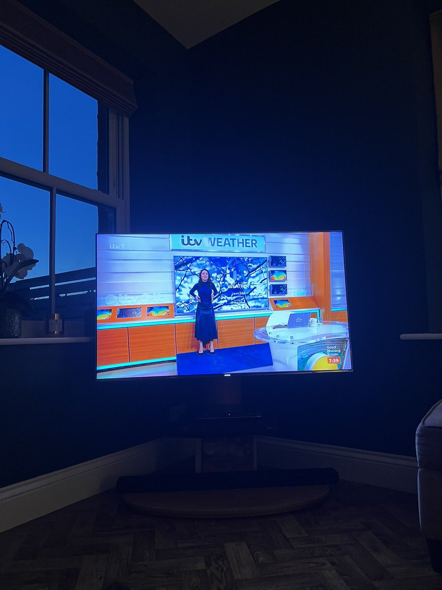 They must laugh at our country … ‘how to walk like a penguin so you don’t slip’ jeeeez! Maybe we should start walking like an Egyptian in summer so we don’t burn!! <a href="/GMB/">Good Morning Britain</a>