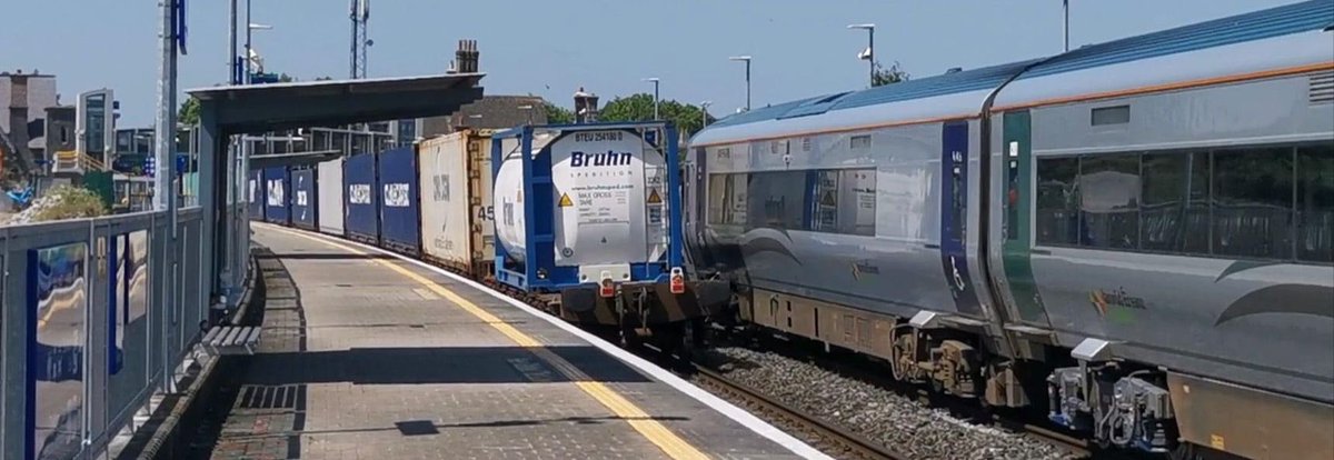 Last Thursday @paulinegalway reiterated on the @GalwayTalks show on @gbayfm that the #westernrailcorridor will reopen for passengers and freight. Hugely positive for #tuam #galway #mayo #sligo #commute #sustainable