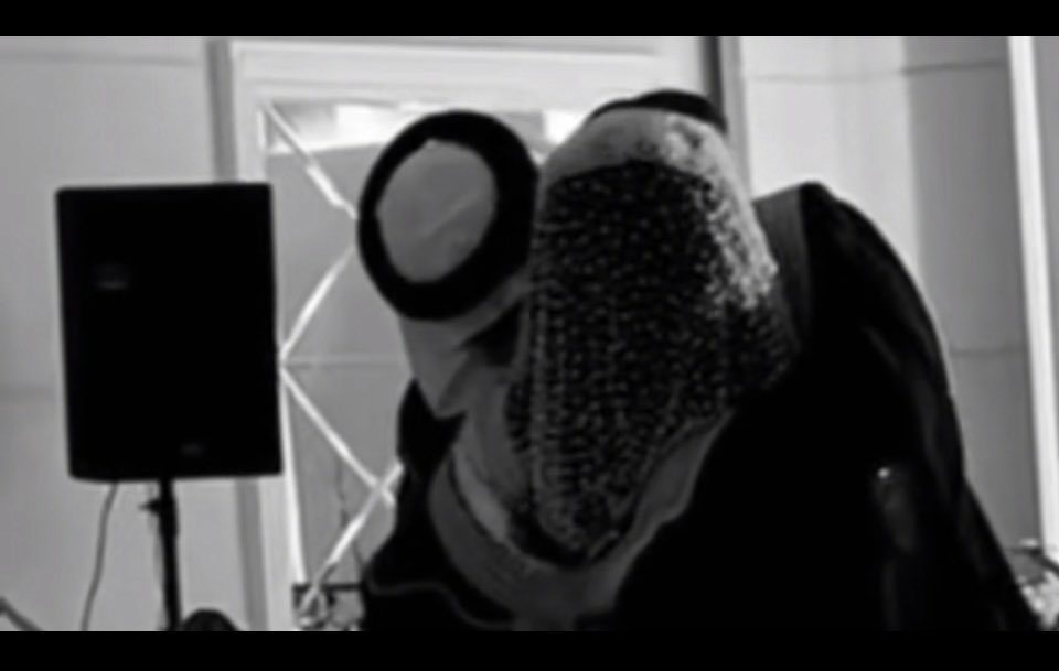 lr2ilo's tweet image. يادعوتي بأول وتالي صلاتيّي 
يانيتي مدام بالحب نيّه .