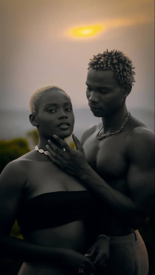 BelieverEvas's tweet photo. They thought of us as a picture perfect
Hollywood couple yet,
Namusisi and Ssemanda is all we were
In the little know of what French kissing is.

Holding hands in public, dancing in the shower and those other details you watch on Netflix. 
He was my Ssemanda, omwami wange, https://t.co/3kzNvh66Cx