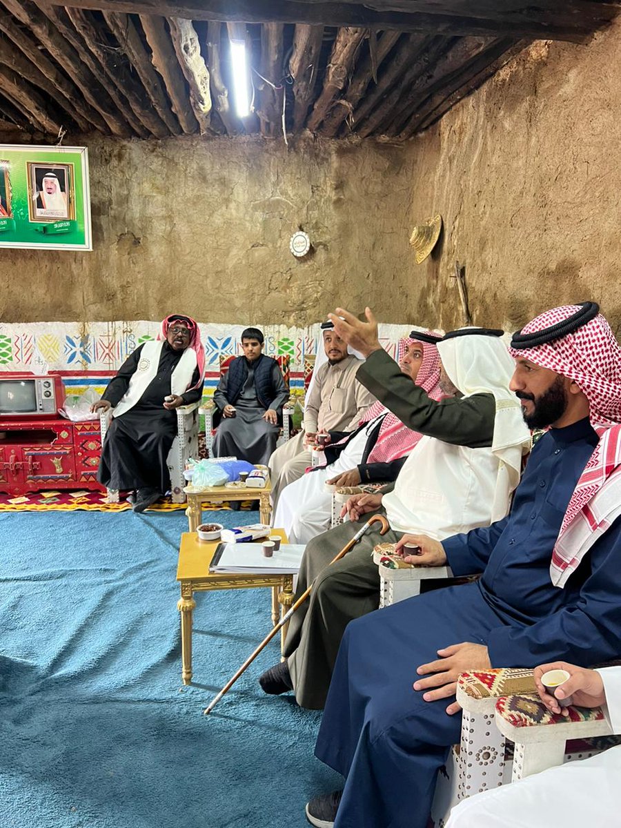 SabtEVP's tweet photo. ضمن مبادرة الرحلات الثقافية الميدانية الوزارية نفذ طلاب مدرسة أبو ذر الغفاري المتوسطة اليوم زيارة للقرية التراثية بسبت العلاية بحضور مشرف النشاط الطلابي بإدارة #تعليم_بيشة ومشرف النشاط الطلابي بمكتب #تعليم_بلقرن https://t.co/DICb8lY3EY