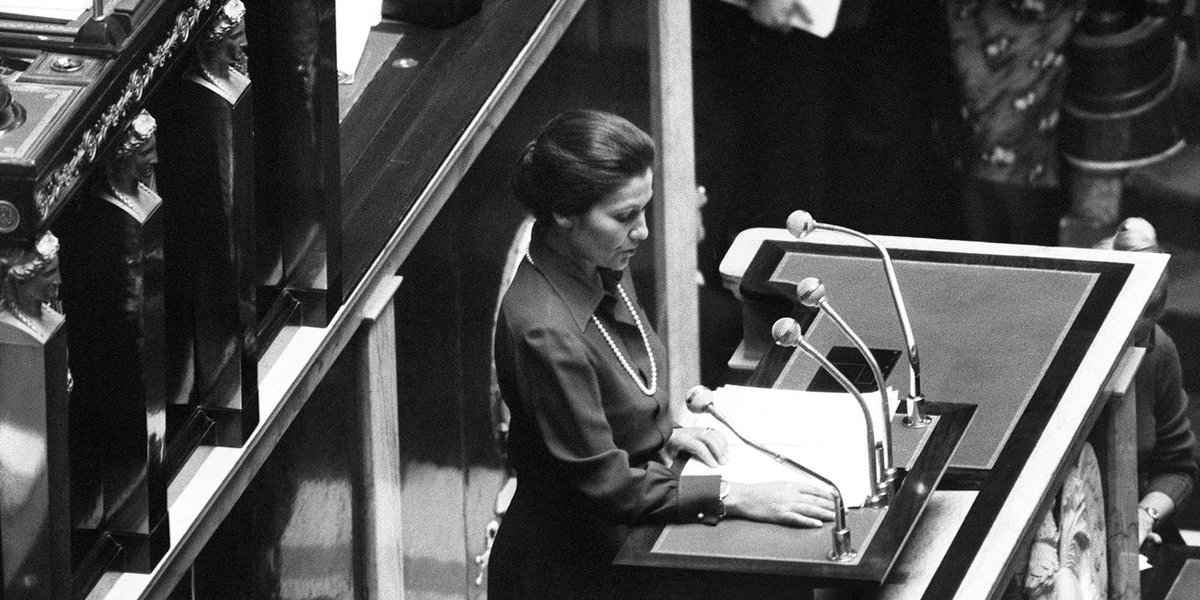 Il y a 49 ans aujourd’hui, était votée la loi dépénalisant l’IVG en France. « Parce que le sens de l’effort social contemporain est de réduire les inégalités devant la souffrance ou l’adversité.  » Simone Veil dans son discours le 17 janvier 1975.