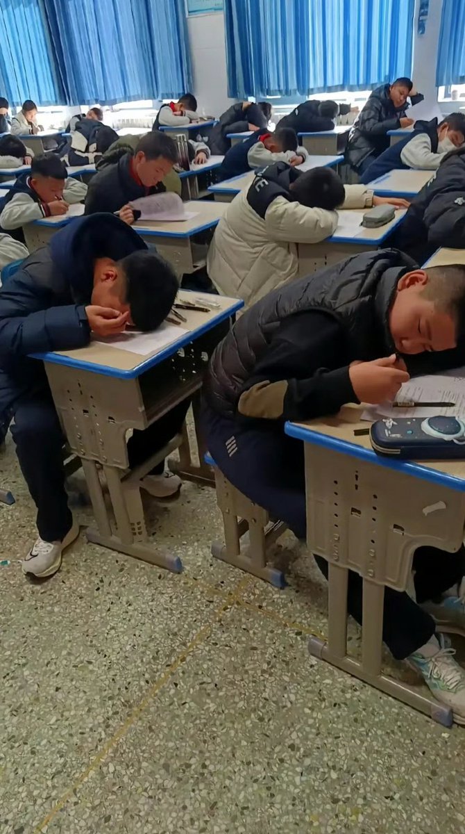 你以为这是午休，实际这是考试