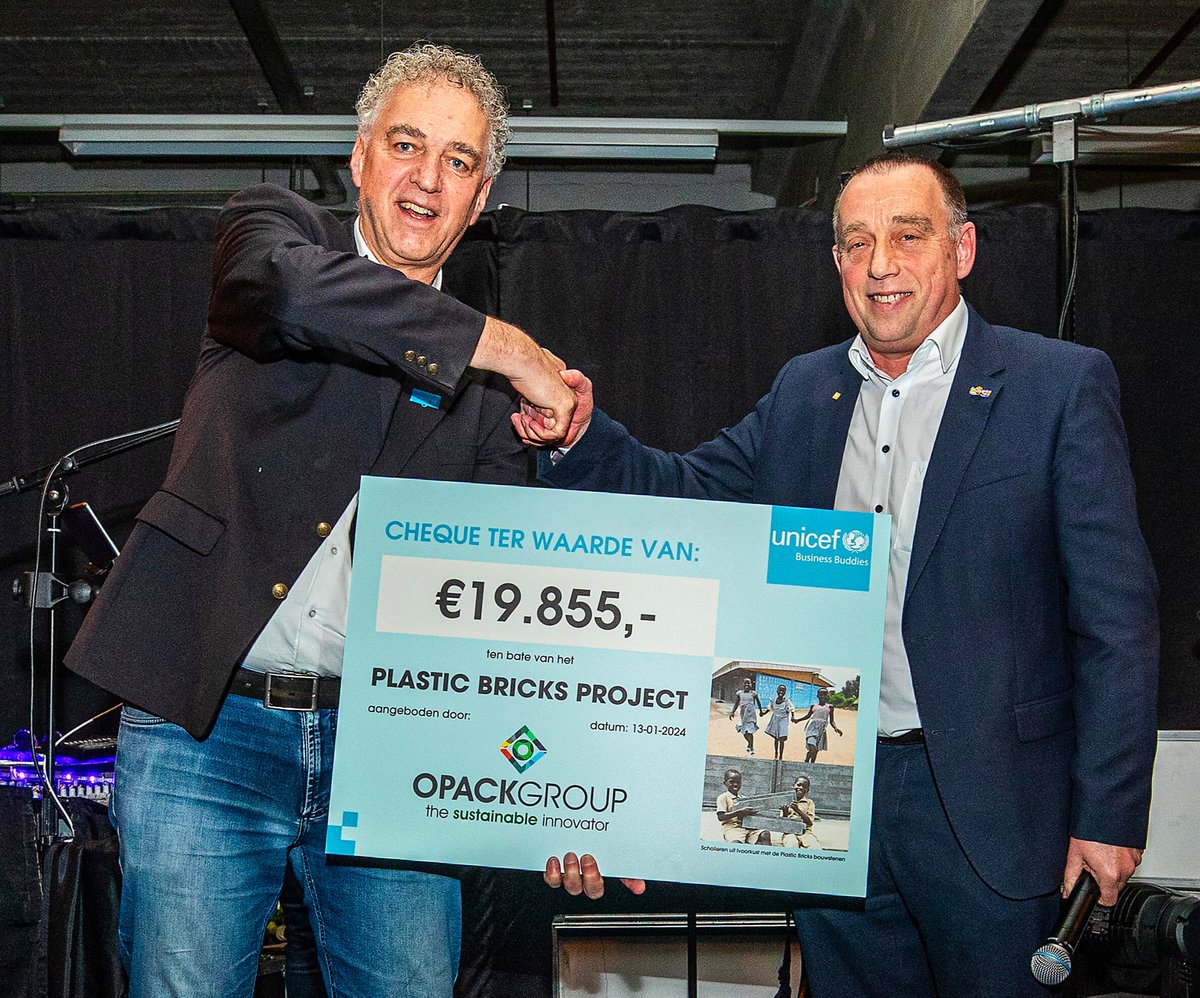 OPACKGROUP STEUNT PROJECT EN HELPT KINDEREN IN IVOORKUST

De @OPACKGROUP helpt UNICEF om kinderen in Ivoorkust via het innovatieve project Plastic Bricks. Afgelopen weekend bij dochterbedrijf <a href="/OerlemansPlasti/">Oerlemans Plastics</a> werd de cheque van 19.855 euro overhandigd.

tinyurl.com/msnpnm4w