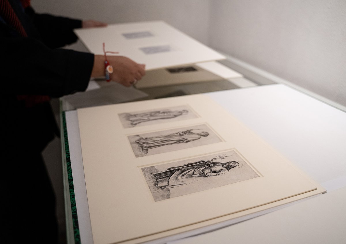 MUnterlinden's tweet photo. Une série de gravures du Maître I. E. (fin du 15e siècle) représentant le Christ et les apôtres, est exposée dans le cabinet d'arts graphiques du Cloître du #MuseeUnterlinden
#MuseeUnterlinden #Gravures #JourdeFermeture #Colmar https://t.co/EzYW7trBCw