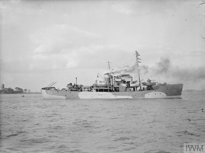 Sweepers3945's tweet photo. #OTD 1944 Algerine HMS SPANKER - ‘canteen boat’ of the 19th MSF - arrives Malta to rejoin the flotilla following repairs at Algiers. She promptly rams minesweeping trawler HMS FOULA whilst berthing 🥴 which will necessitate further repairs #Sweepers #S232 FOULA pic © IWM A 12234 https://t.co/rC8PpJQLi1