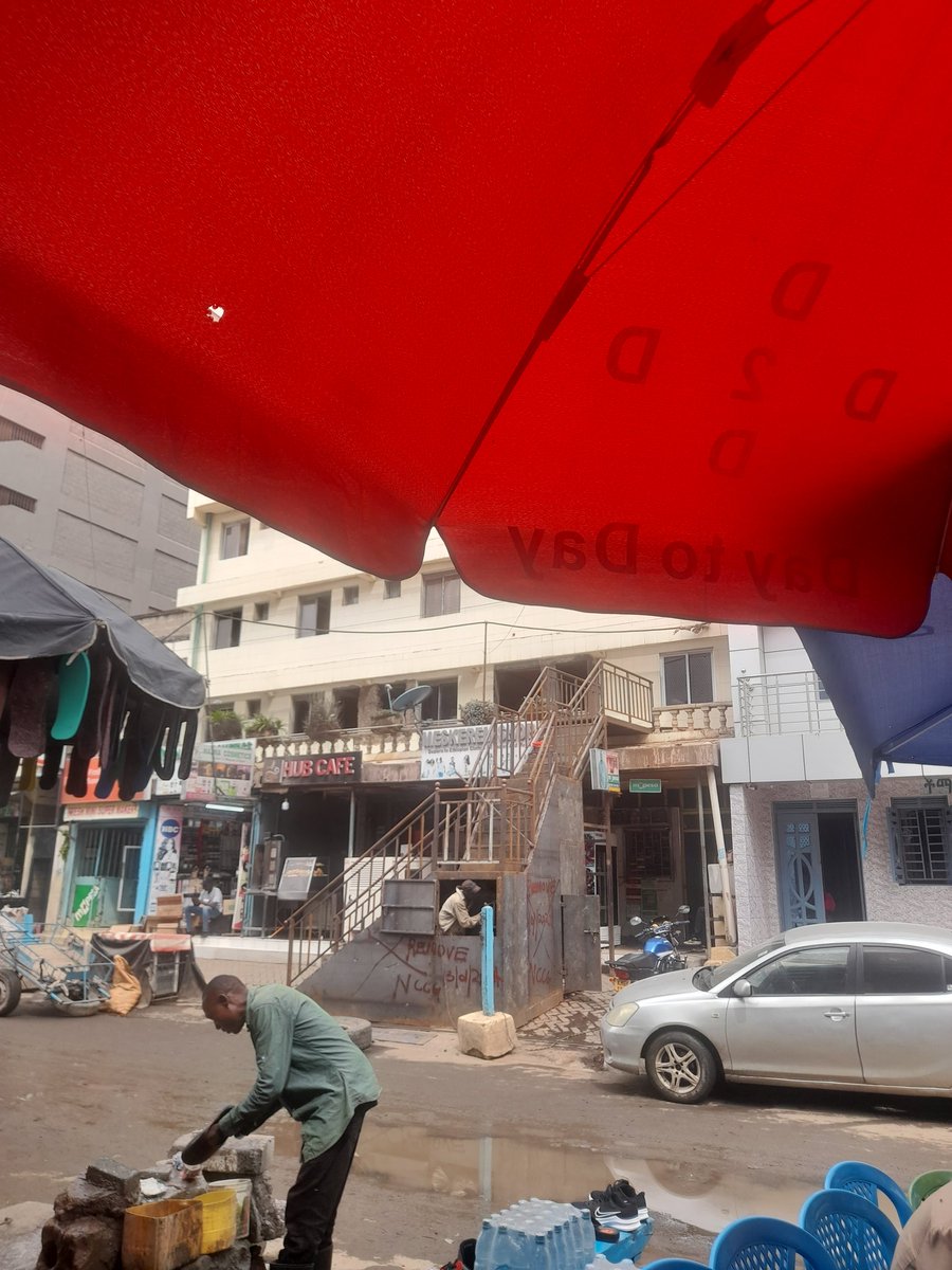 baqe1982's tweet photo. @SakajaJohnson , @EACCKenya ... Mr Governor your officials are taking bribe in expense of building the road in Eastleigh 10 Street... kindly act accordingly https://t.co/ufzyz53oO2
