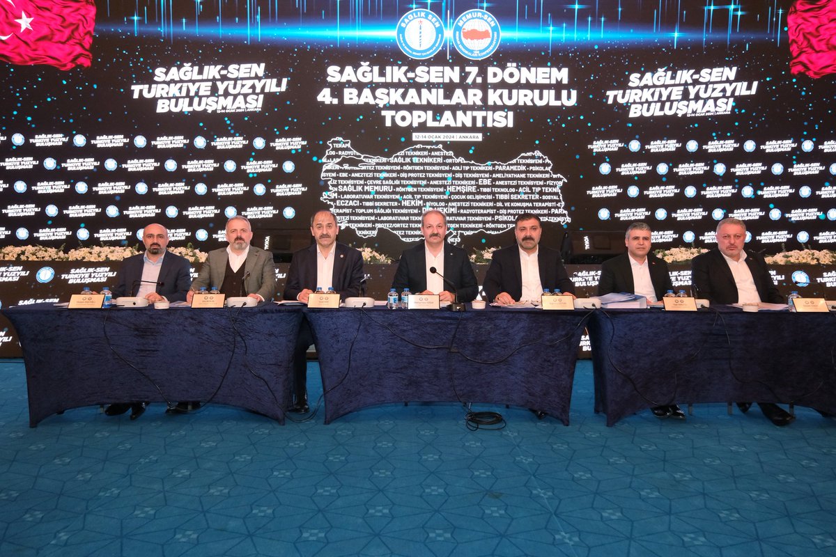 sagliksen's tweet photo. Sağlık-Sen Genel Başkanı Mahmut Faruk Doğan başkanlığında gerçekleştirilen 7. Dönem 4. Başkanlar Kurulu Toplantısı’nda, terör lanetlenerek, Sağlık-Sen teşkilatının devletin ve milletin yanında olduğu vurgulandı.
⤵️
https://t.co/wOau2Xwib0 https://t.co/IUCVKUEY6E
