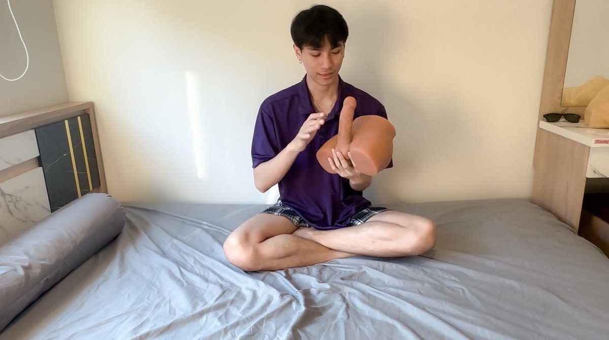 itZemoXXX's tweet photo. Unbox Sextoy มานั่งขย่ม เสียวมาก ตอนแลกนึกว่าควยจะเล็กๆ เปิดมาโคตรใหญ่

Unboxing sextoy

[Full video] https://t.co/Je5XVpbnyA 
[ไลน์กลุ่ม] https://t.co/JOgxGQRmTN https://t.co/wvt86pa92S