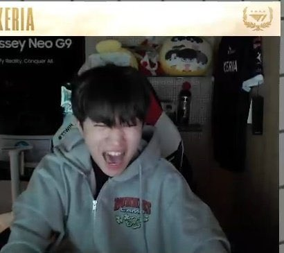 planet9gg's tweet photo. @lolesports Everyone's honest reaction: https://t.co/raybmm3P0c