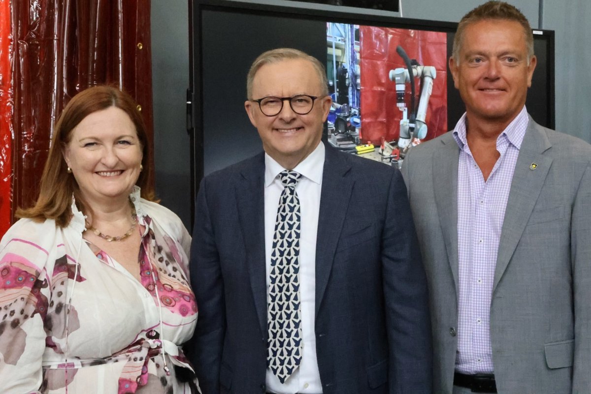 Colin Stirling (@colinstirling) on Twitter photo Delighted to have <a href="/AlboMP/">Anthony Albanese</a> address <a href="/Flinders/">Flinders University</a>’ inaugural class of nuclear engineering students @TonsleySA as we launched Australia’s only undergraduate nuclear engineering major. Students and staff were delighted to have the PM drop in to offer his best wishes. #AUKUS Delighted to have <a href="/AlboMP/">Anthony Albanese</a> address <a href="/Flinders/">Flinders University</a>’ inaugural class of nuclear engineering students @TonsleySA as we launched Australia’s only undergraduate nuclear engineering major. Students and staff were delighted to have the PM drop in to offer his best wishes. #AUKUS