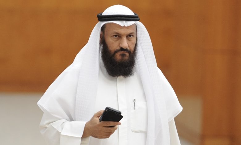 alnajm_d's tweet image. الاعلامي الكويتي ذو الأصول العراقيه صالح الراشد متجه إلى الطريق المنحدرة
والنائب محمد  هايف يتوعد.
