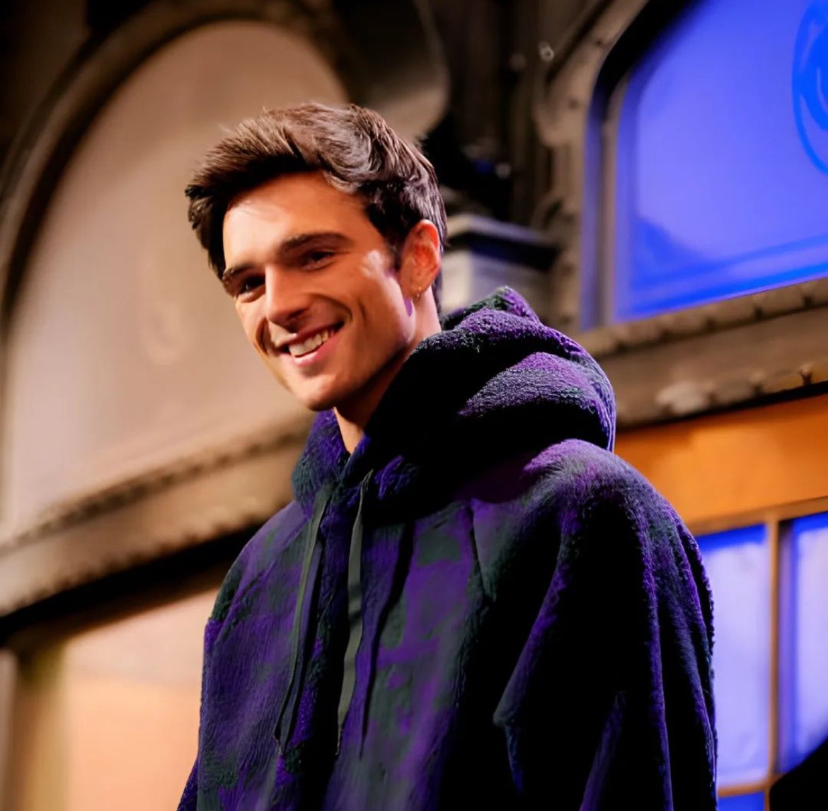 elordisdior's tweet photo. JACOB ELORDI AT SNL…IM SCREAMING https://t.co/SNOfkZMOwh