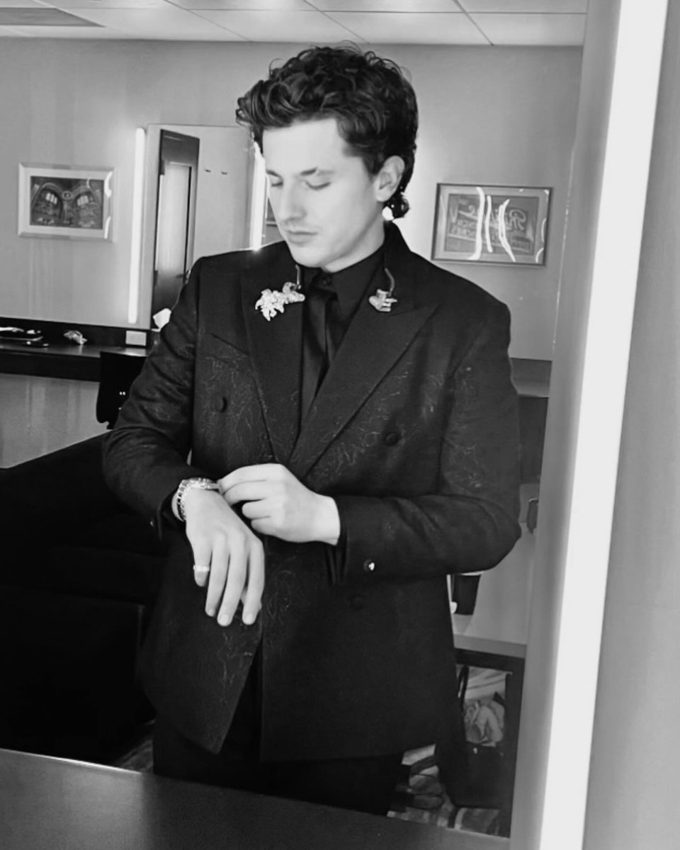 sofvckingsad's tweet photo. Oh that handsome face 🤌 https://t.co/9faCptT6SY