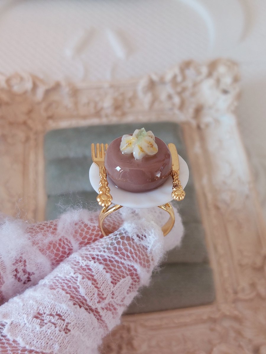 rirun24's tweet photo. 〈𝕓𝕒𝕟𝕒𝕟𝕒 𝕔𝕙𝕠𝕔𝕠𝕝𝕒𝕥𝕖 𝕔𝕒𝕜𝕖〉💍
販売開始致しました🤍本日からminneクーポン出てます🤍 https://t.co/Cw8lqzZiG8
