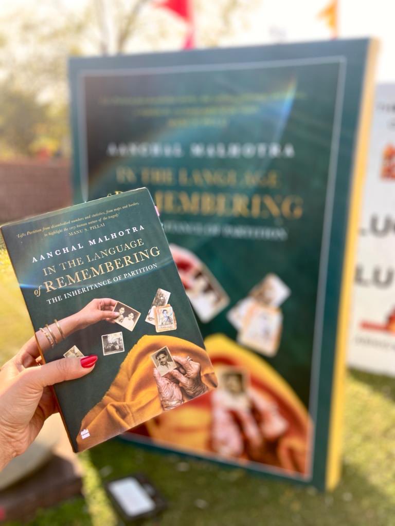 HarperCollinsIN's tweet photo. At @bhopal_lit_fest, @AanchalMalhotra talked about her phenomenal work as an oral historian, and her writing journey, from her celebrated non-fiction books #RemnantsOfASeparation and #InTheLanguageOfRemembering, to her latest debut fiction, #TheBookOfEverlastingThings.
Here are some glimpses from the session.
Get your copies of the books from a bookstore nearby and discover fascinating insights about memories and histories of the Partition today.