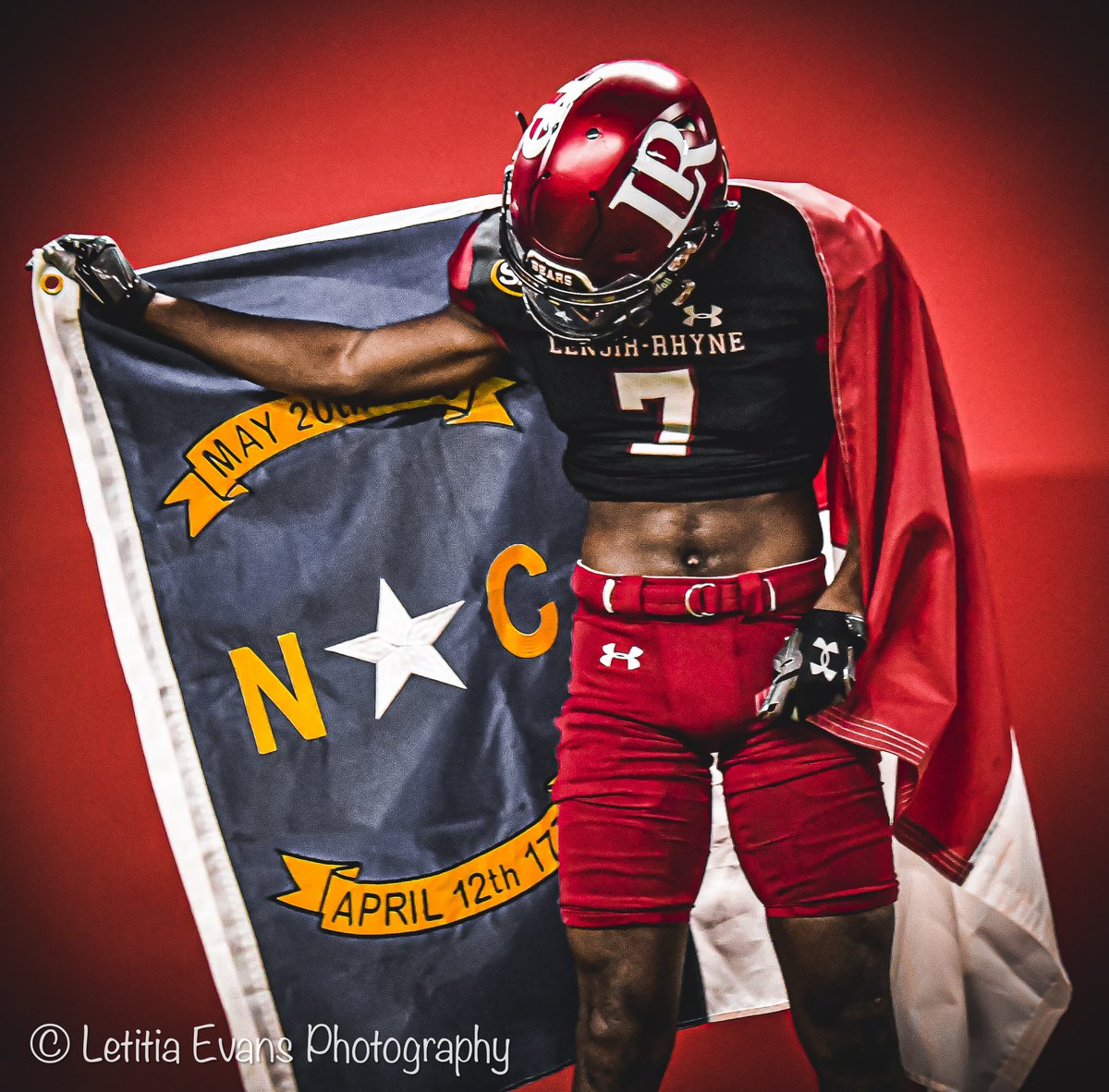 Of course I was taking pictures during my sons <a href="/LRBearsFootball/">Lenoir-Rhyne Football</a> photo shoot 🤫😉😀📸 #kaptured_lle #❤️my7 #ClintonU