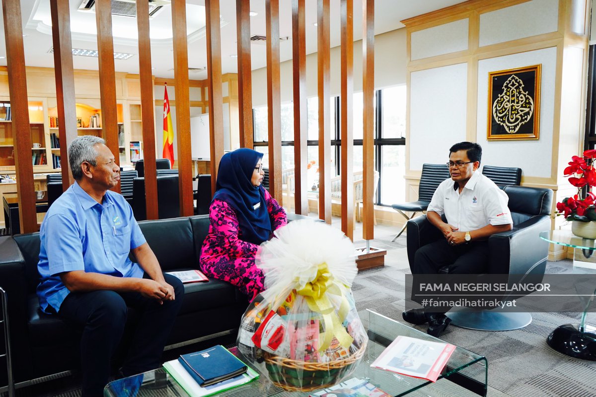 17 Januari 2024 l Rabu l Pejabat Datuk Bandar Subang Jaya 

Kunjungan Hormat Pengurusan Kanan FAMA ke atas YBhg. Dato' Haji Mohd Fauzi Bin Haji Mohd Yatim, Datuk Bandar Subang Jaya.