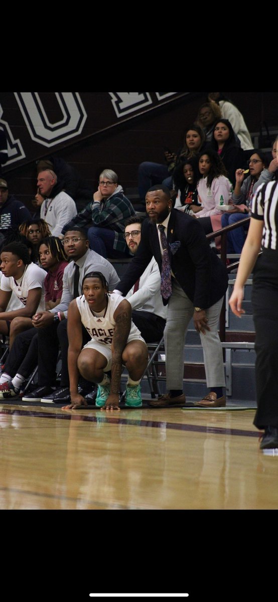 LettHoops's tweet image. Huge Win vs a very tuff Garland HS team 66-64 top performers C/O 24  @DevMurrays 21pts @Nehbanks23 17pts @BrocksJoseph assist @chriscr77169693 game winner C/O 2027 @CadarianUrune_ 10 pts Braylon Griffith 8 pts @JordanJones_5_ 5pts and @Earliejones2005 🔒 D @RHS_Eagles @gisdnews