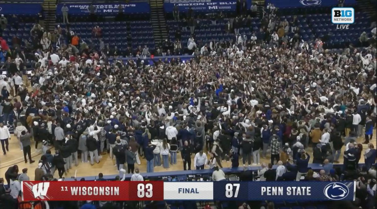 DaveMReports's tweet photo. Upset in State College as #PennState takes down number 11 Wisconsin
#WeAre #WISCvsPSU https://t.co/UdzdbGKVcr