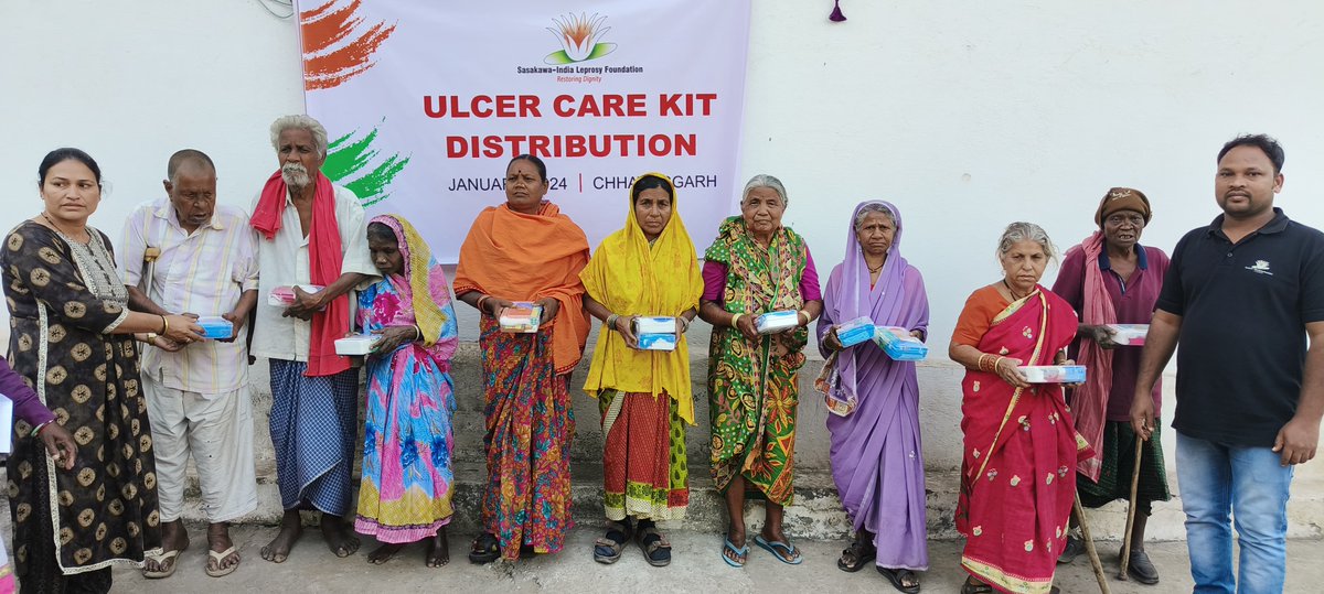 SILFIndia's tweet photo. "Promoting holistic health in Leprosy colonies"

@sasakawa_India addresses a crucial need by distributing Ulcer Care Kits in Janjgir-Champa, Chhattisgarh
Empowering lives and ensuring comprehensive care for those affected by Leprosy
#RestoringDignity

#DontForgetLeprosy https://t.co/bME9qe7UN5